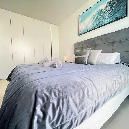Villa Modern 4 Bed With Pool Lc4